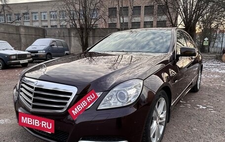 Mercedes-Benz E-Класс, 2012 год, 1 400 000 рублей, 2 фотография