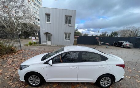 Hyundai Solaris II рестайлинг, 2021 год, 1 600 000 рублей, 4 фотография