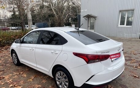 Hyundai Solaris II рестайлинг, 2021 год, 1 600 000 рублей, 13 фотография