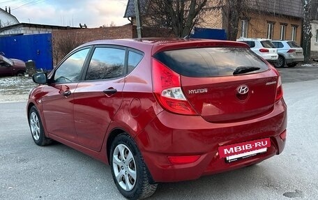 Hyundai Solaris II рестайлинг, 2011 год, 610 000 рублей, 3 фотография