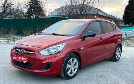 Hyundai Solaris II рестайлинг, 2011 год, 610 000 рублей, 4 фотография