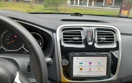 Renault Logan II, 2019 год, 950 000 рублей, 6 фотография