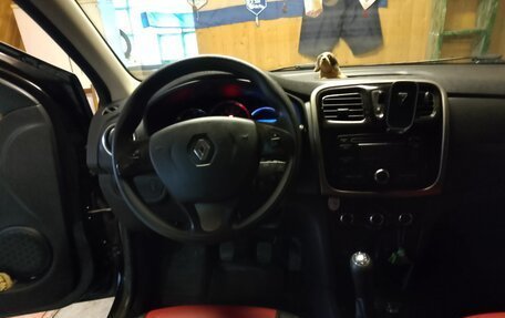 Renault Logan II, 2015 год, 800 000 рублей, 3 фотография