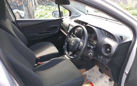 Toyota Vitz, 2017 год, 1 050 000 рублей, 10 фотография