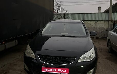 Opel Astra J, 2012 год, 650 000 рублей, 1 фотография