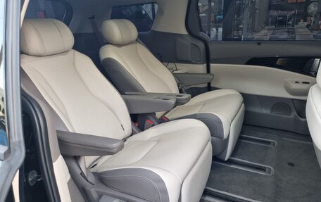 KIA Carnival, 2025 год, 6 990 099 рублей, 9 фотография