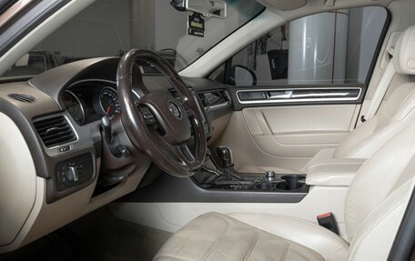 Volkswagen Touareg III, 2013 год, 1 950 000 рублей, 18 фотография