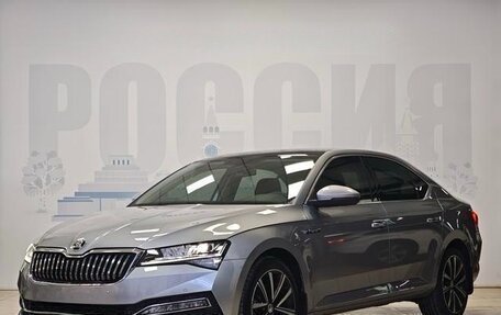 Skoda Superb III рестайлинг, 2022 год, 2 590 000 рублей, 1 фотография