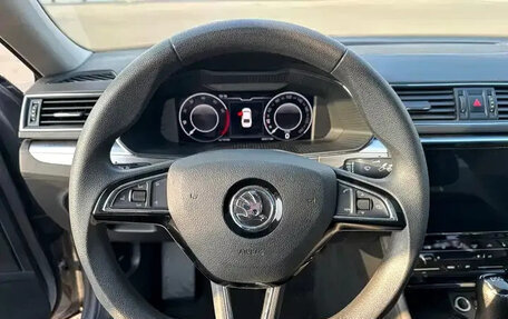 Skoda Superb III рестайлинг, 2022 год, 1 657 000 рублей, 10 фотография