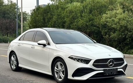 Mercedes-Benz A-Класс, 2024 год, 2 950 000 рублей, 6 фотография