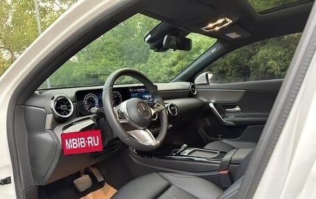 Mercedes-Benz A-Класс, 2024 год, 2 950 000 рублей, 5 фотография