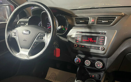 KIA Rio III рестайлинг, 2017 год, 989 000 рублей, 10 фотография