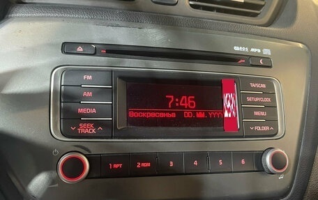 KIA Rio III рестайлинг, 2017 год, 989 000 рублей, 12 фотография