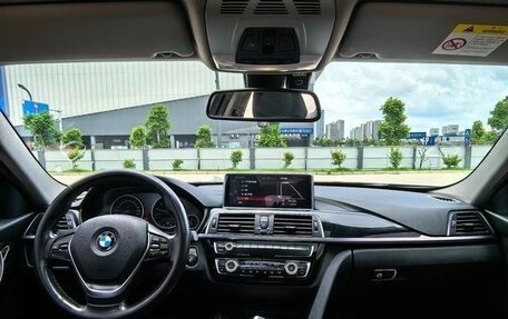 BMW 3 серия, 2018 год, 1 530 000 рублей, 8 фотография