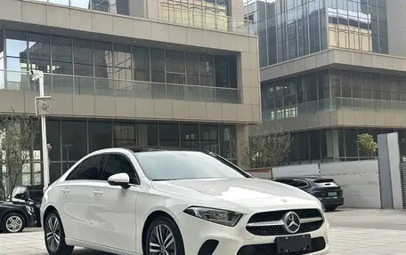 Mercedes-Benz A-Класс, 2022 год, 1 890 111 рублей, 2 фотография