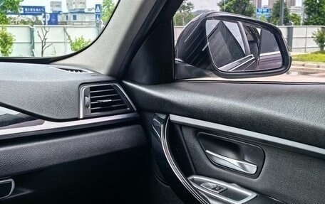 BMW 3 серия, 2018 год, 1 530 000 рублей, 11 фотография