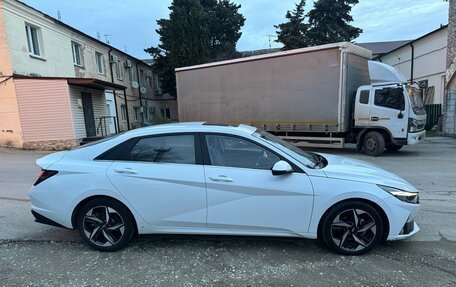 Hyundai Elantra, 2021 год, 1 770 000 рублей, 2 фотография