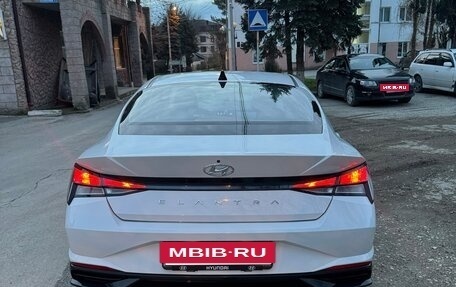 Hyundai Elantra, 2021 год, 1 770 000 рублей, 3 фотография