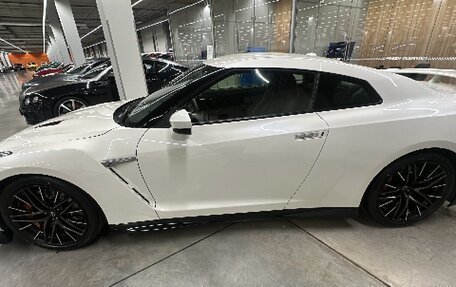 Nissan GT-R, 2022 год, 19 990 000 рублей, 5 фотография