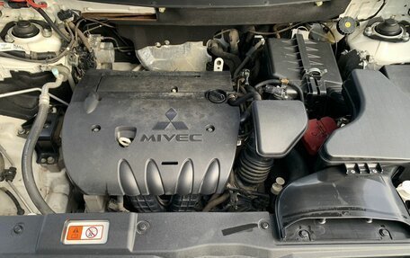 Mitsubishi Outlander III рестайлинг 3, 2018 год, 1 890 000 рублей, 15 фотография