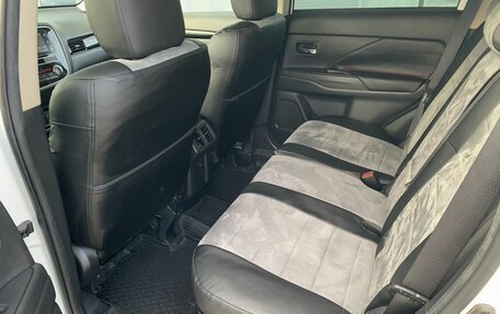 Mitsubishi Outlander III рестайлинг 3, 2018 год, 1 890 000 рублей, 14 фотография