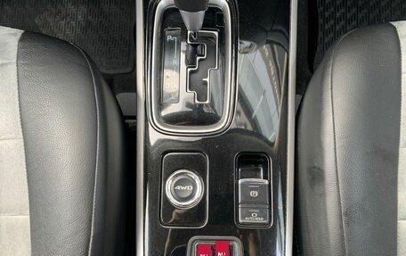 Mitsubishi Outlander III рестайлинг 3, 2018 год, 1 890 000 рублей, 12 фотография