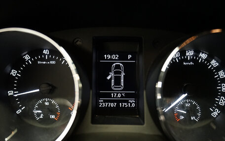 Skoda Yeti I рестайлинг, 2017 год, 1 544 000 рублей, 13 фотография