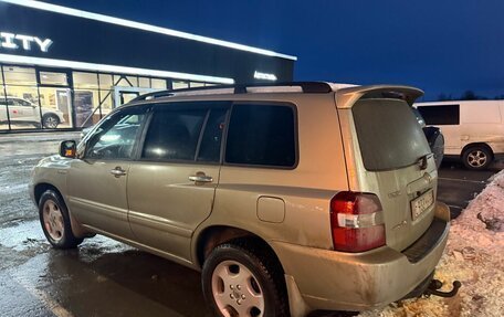 Toyota Highlander III, 2005 год, 989 000 рублей, 2 фотография