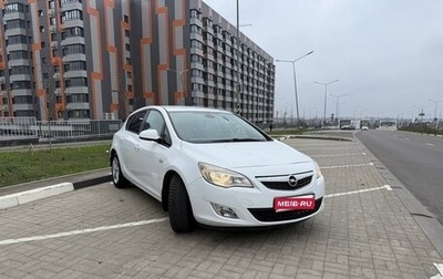 Opel Astra J, 2011 год, 700 000 рублей, 1 фотография
