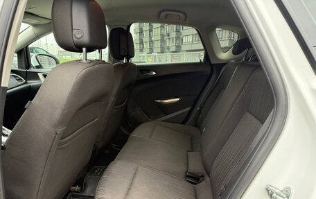 Opel Astra J, 2011 год, 700 000 рублей, 11 фотография