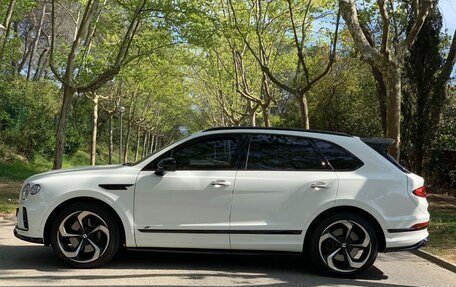 Bentley Bentayga I, 2024 год, 40 000 912 рублей, 7 фотография