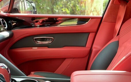 Bentley Bentayga I, 2024 год, 40 000 912 рублей, 10 фотография