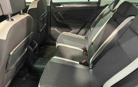 Volkswagen Tiguan II, 2019 год, 2 449 800 рублей, 6 фотография