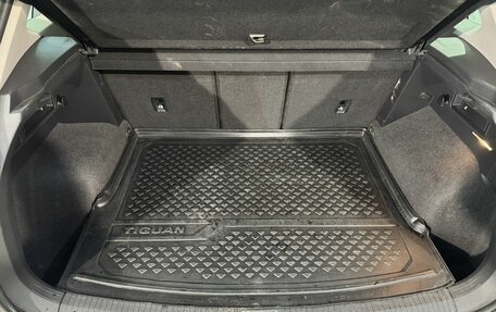 Volkswagen Tiguan II, 2019 год, 2 449 800 рублей, 13 фотография