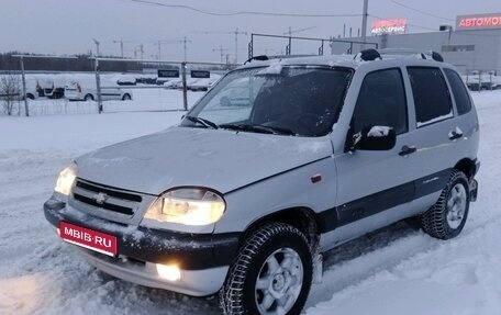 Chevrolet Niva I рестайлинг, 2004 год, 255 000 рублей, 1 фотография