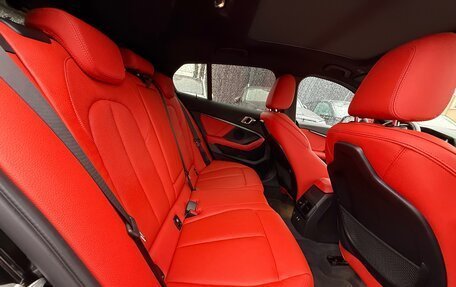 BMW 1 серия, 2022 год, 3 050 000 рублей, 13 фотография