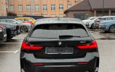 BMW 1 серия, 2022 год, 3 050 000 рублей, 10 фотография