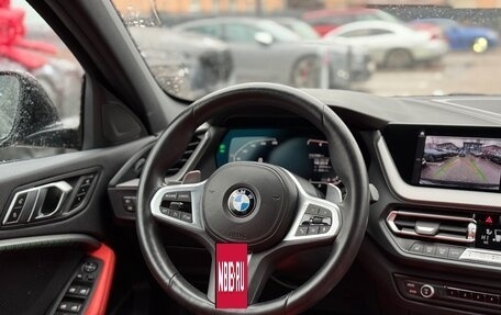 BMW 1 серия, 2022 год, 3 050 000 рублей, 15 фотография