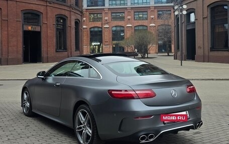 Mercedes-Benz E-Класс, 2018 год, 3 590 000 рублей, 4 фотография