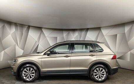 Volkswagen Tiguan II, 2018 год, 1 993 000 рублей, 5 фотография