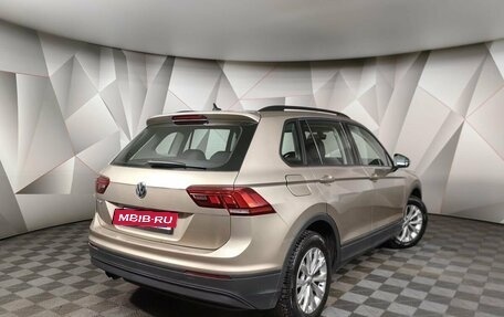 Volkswagen Tiguan II, 2018 год, 1 993 000 рублей, 2 фотография