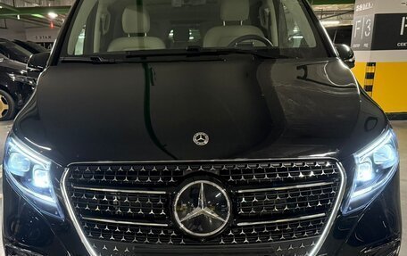 Mercedes-Benz V-Класс, 2025 год, 13 990 000 рублей, 2 фотография