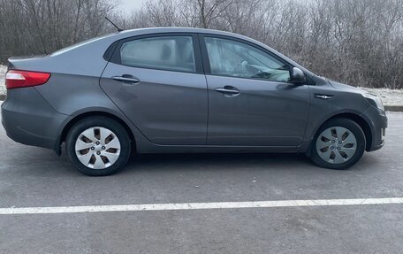 KIA Rio III рестайлинг, 2014 год, 820 000 рублей, 2 фотография