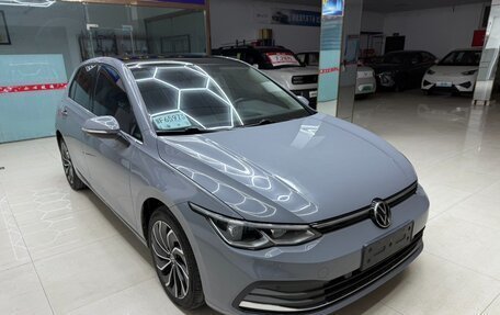 Volkswagen Golf VIII, 2021 год, 2 050 000 рублей, 2 фотография