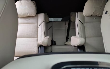 Cadillac Escalade V, 2021 год, 9 000 000 рублей, 18 фотография