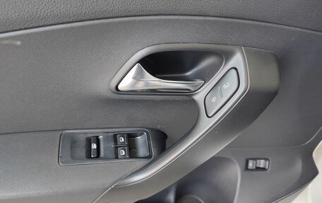 Volkswagen Polo VI (EU Market), 2012 год, 625 000 рублей, 18 фотография