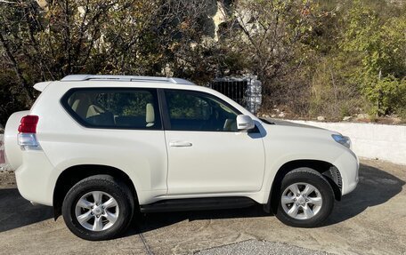 Toyota Land Cruiser Prado 150 рестайлинг 2, 2012 год, 3 100 000 рублей, 10 фотография