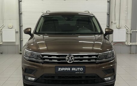 Volkswagen Tiguan II, 2018 год, 2 449 000 рублей, 2 фотография