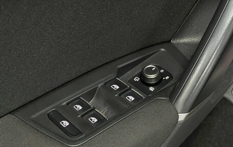 Volkswagen Tiguan II, 2018 год, 2 449 000 рублей, 17 фотография