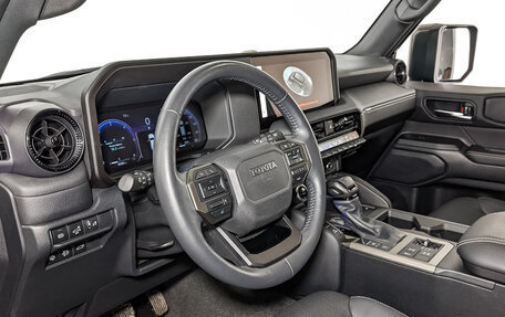 Toyota Land Cruiser 70, 2024 год, 9 995 000 рублей, 15 фотография